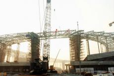 南京建工集团青奥体育公园SG2标体育场钢结构顺利对接